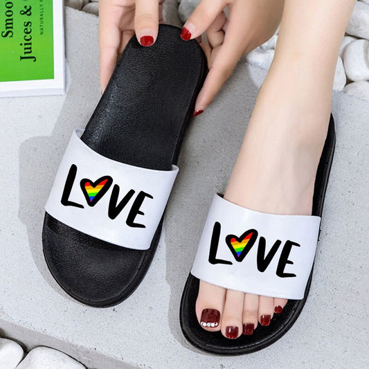 Leisure slippers Comfort slippers love Heart-shaped Print women slippers 2021 Hot Korean version Harajuku Lady slippers mujer