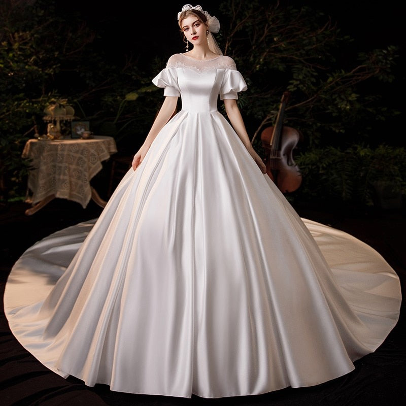 2021 New Pure White Luxury Satin Wedding Dress With Sweep Train Simple O Neck Short Sleeve Custom Made Slim Bridal Dress