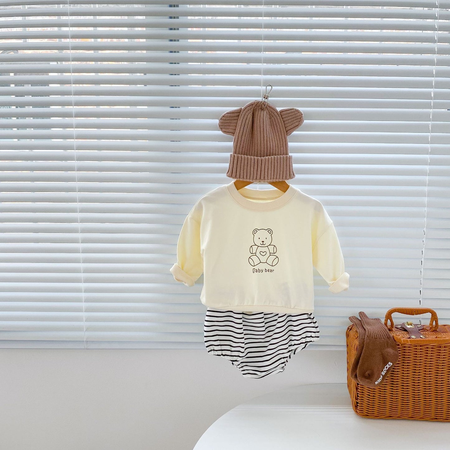 Hot Sale Autumn baby suit baby clothing Korean style Baby boy and girl bear printed sweater + striped pants two-piece suit